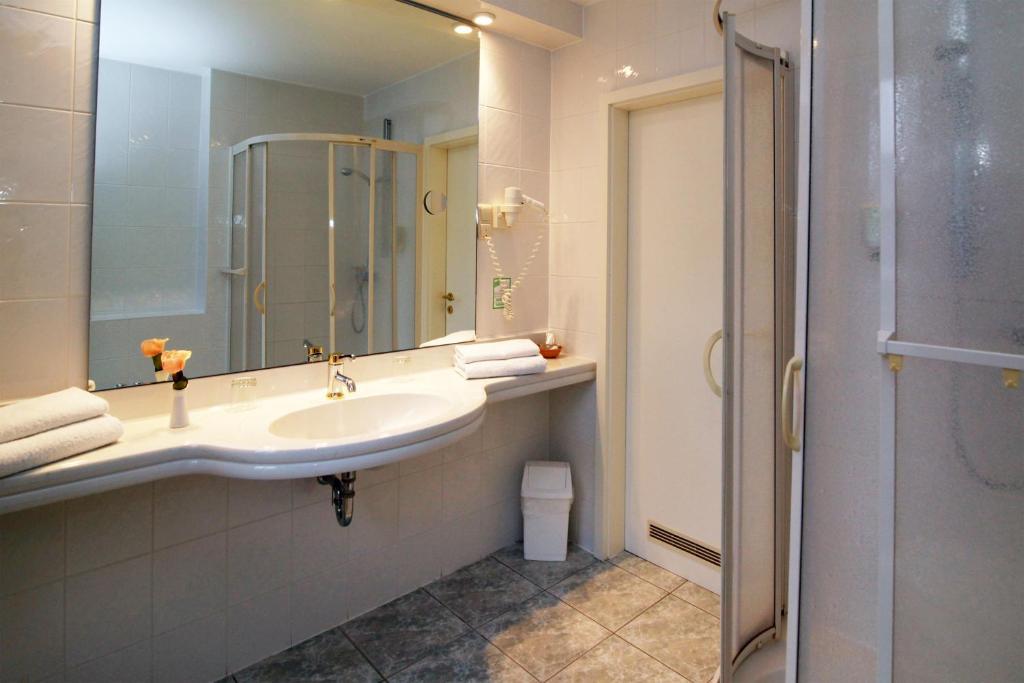 Romantik Hotel Kaufmannshof Bergen Auf Rugen Δωμάτιο φωτογραφία